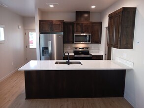 455 SW 27th St in Redmond, OR - Building Photo - Building Photo