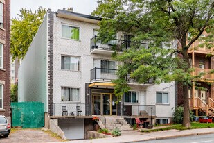 3430 Décarie Boul in Montréal, QC - Building Photo