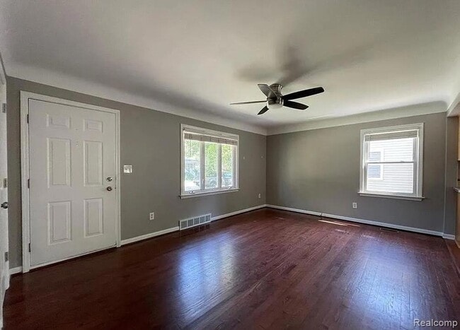 902 E Windemere Ave in Royal Oak, MI - Building Photo - Building Photo