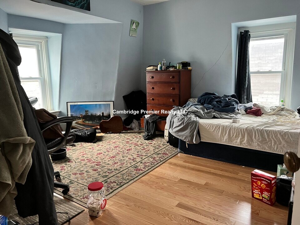 20 Thorpe St, Unit 3 in Somerville, MA - Building Photo