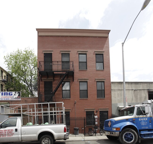 99 W 9th St in Brooklyn, NY - Building Photo - Building Photo