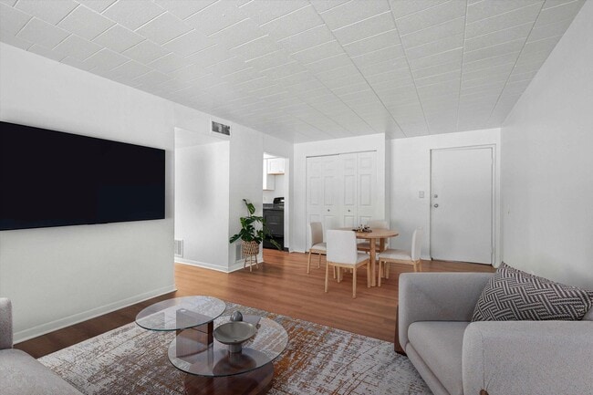 Edgewood Court Apartments in Pittsburgh, PA - Building Photo - Building Photo