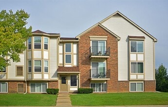 Bristol Square and Golden Gate Apartments in Wixom, MI - Building Photo - Building Photo