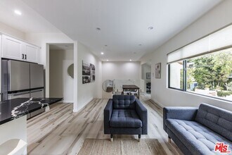 9024 Phyllis Ave in West Hollywood, CA - Building Photo - Building Photo