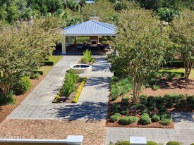 3001 W 10th St in Panama City, FL - Building Photo