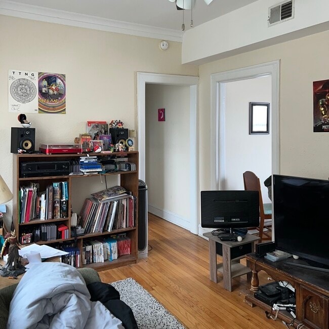 2312 N Drake Ave in Chicago, IL - Building Photo - Building Photo