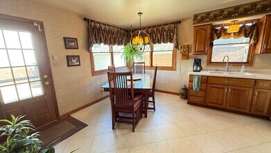 12913 Crestbrook Ct in Crestwood, IL - Building Photo - Building Photo