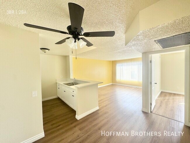 9233 Van Nuys Blvd in Los Angeles, CA - Building Photo - Building Photo