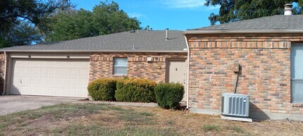 3200 Foxboro Dr in Richardson, TX - Building Photo - Building Photo