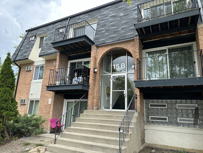 property at 15B E Dundee Quarter Dr