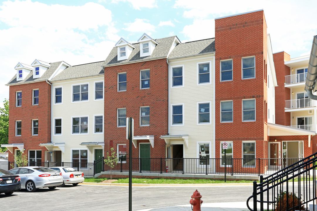 Sinclair Way in Frederick, MD - Foto de edificio