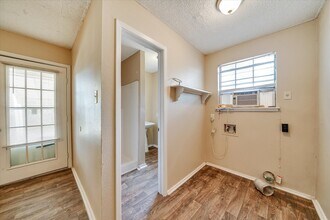 15278 Mesquite Trl, Unit 2 in San Antonio, TX - Foto de edificio - Building Photo