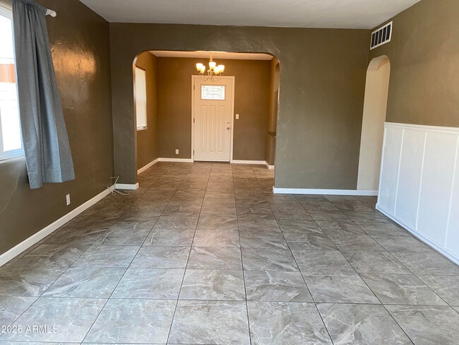 property at 2837 N 24th Pl