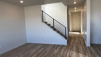 2168 N Cloverleaf Wy in Saratoga Springs, UT - Building Photo - Building Photo