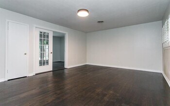 1600 W Murray St in Denison, TX - Building Photo - Building Photo