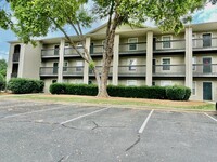 Summer Pointe Apartment Homes in Statesville, NC - Foto de edificio - Building Photo