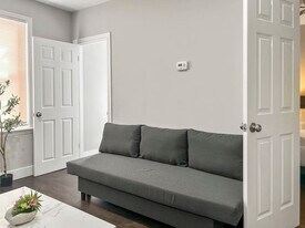 126 Bainbridge St in Philadelphia, PA - Building Photo