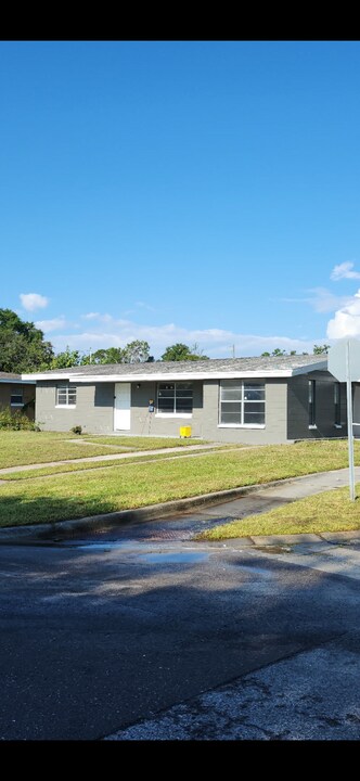 4901 S 85th St in Tampa, FL - Building Photo