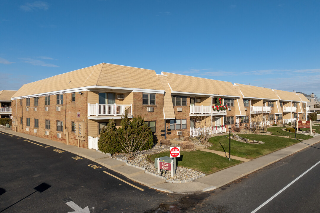 1340 Ocean Ave in Sea Bright, NJ - Building Photo