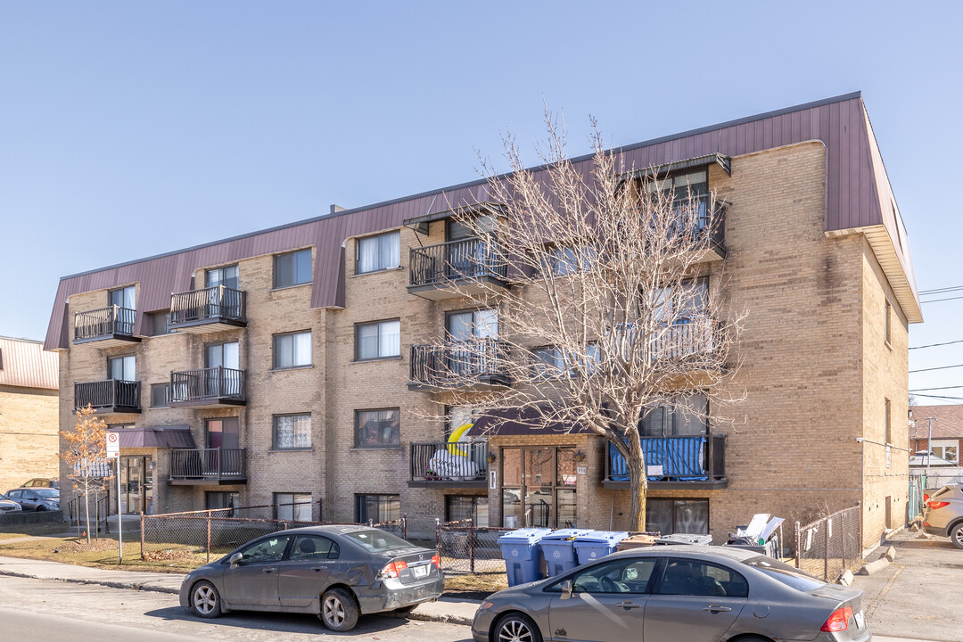 590 De La Concorde Boul O in Laval, QC - Building Photo