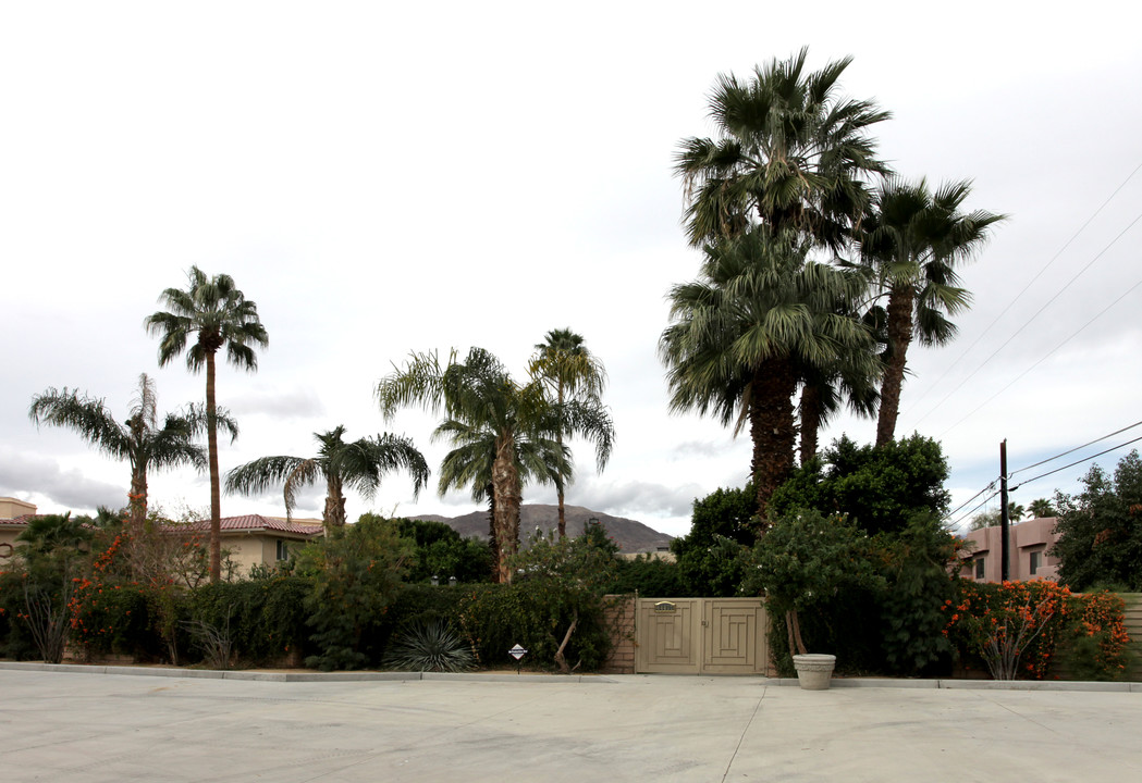 44457 San Rafael Ave in Palm Desert, CA - Building Photo