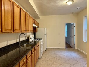 12 Paris St, Unit 1 in Boston, MA - Building Photo - Building Photo