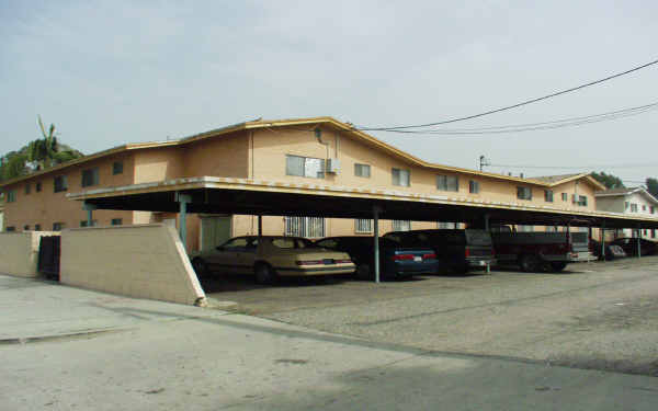 540 E 64th St in Long Beach, CA - Building Photo - Building Photo