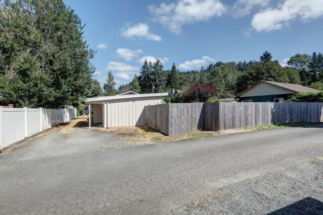 435 NE Birch St-Unit -Unit 435 1/2 in Issaquah, WA - Foto de edificio - Building Photo