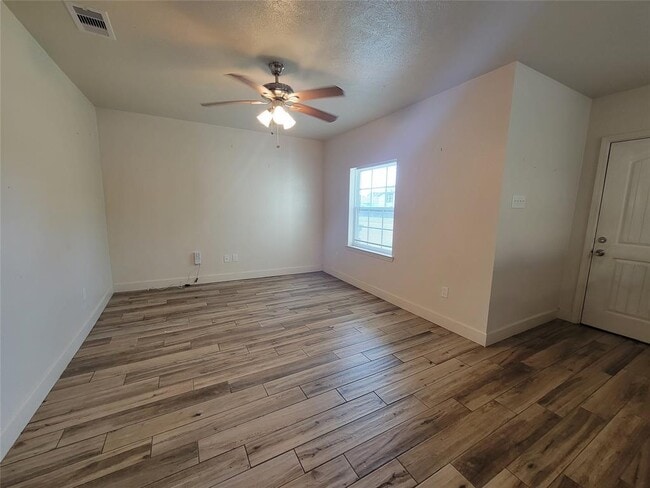 5327 Avenue O in Galveston, TX - Building Photo - Building Photo