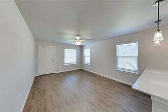 11321 Breckenridge Ln in Oklahoma City, OK - Building Photo - Building Photo