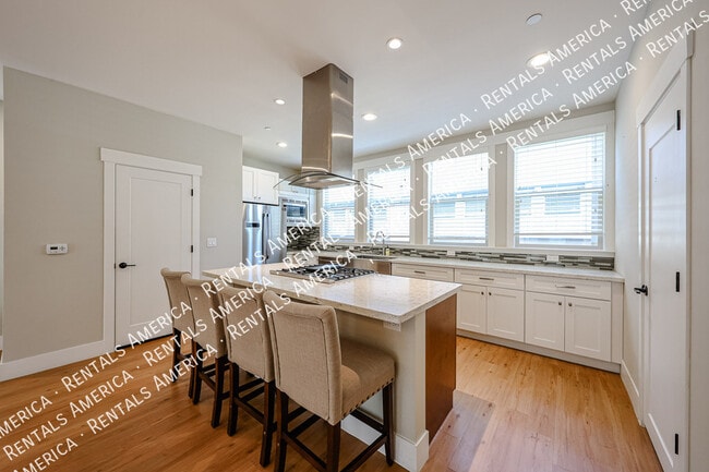 property at 1400 E Bethany Home Rd