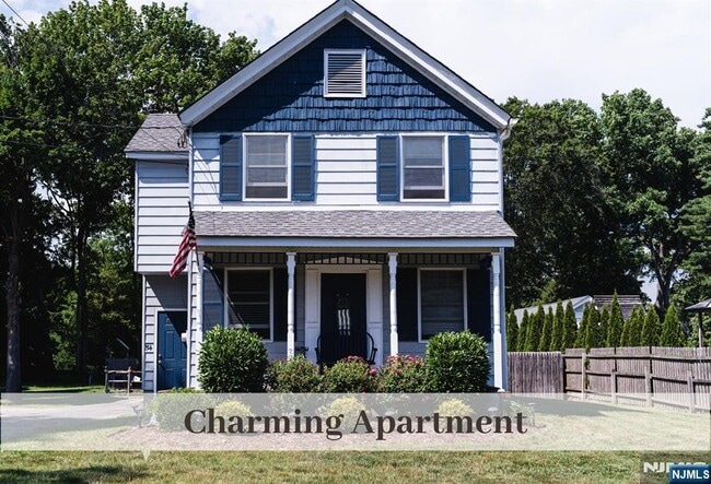 property at 54 W Glen Ave