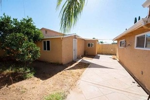 1499 Wilson Ave, Unit 2 in Escondido, CA - Building Photo