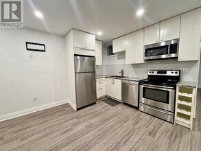 340 Howland Ave in Toronto, ON - Building Photo - Building Photo