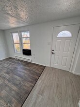 81 N Day St in Orange, NJ - Foto de edificio - Building Photo