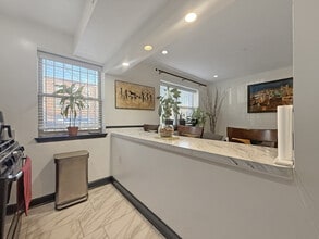 2650 Birney Pl SE, Unit 103 in Washington, DC - Foto de edificio - Building Photo