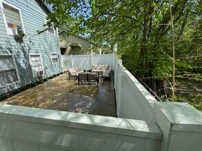 204 E Good St, Unit Upstairs in Mineola, TX - Foto de edificio - Building Photo