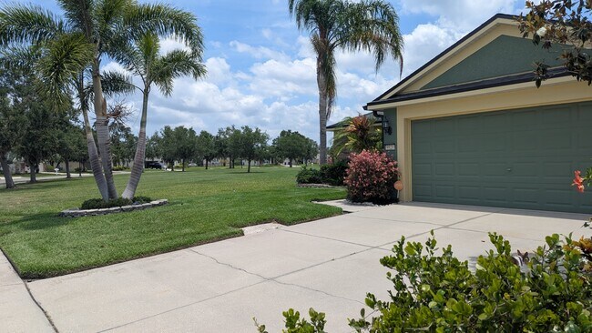 9820 50th St Cir E in Parrish, FL - Building Photo - Building Photo