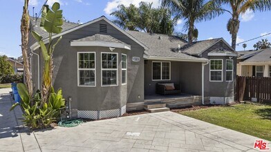 6712 Cedros Ave in Los Angeles, CA - Building Photo - Building Photo