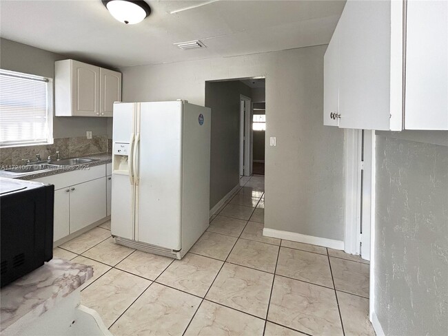 1941 NW 58th St in Miami, FL - Building Photo - Building Photo