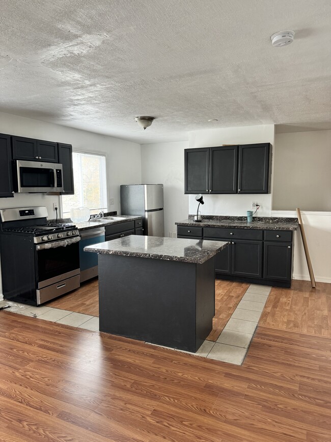 816 Call St, Unit Second Floor