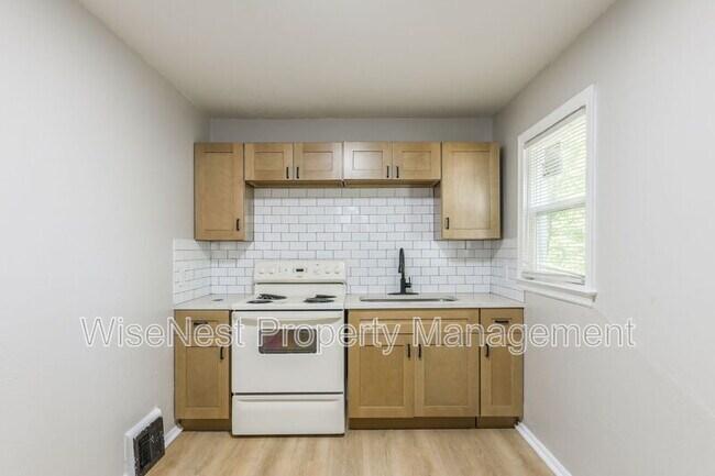 5760 College Ave in Kansas City, MO - Building Photo - Building Photo