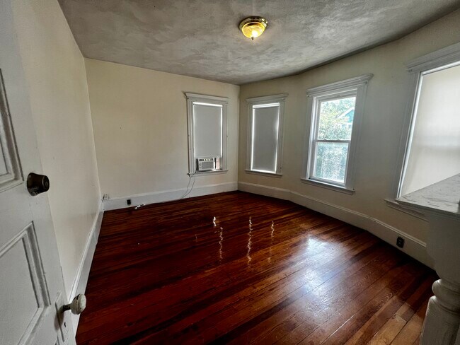 63 Sycamore St, Unit 1