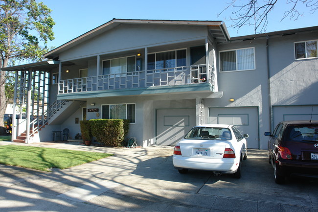 4525 Moorpark Ave in San Jose, CA - Building Photo - Building Photo