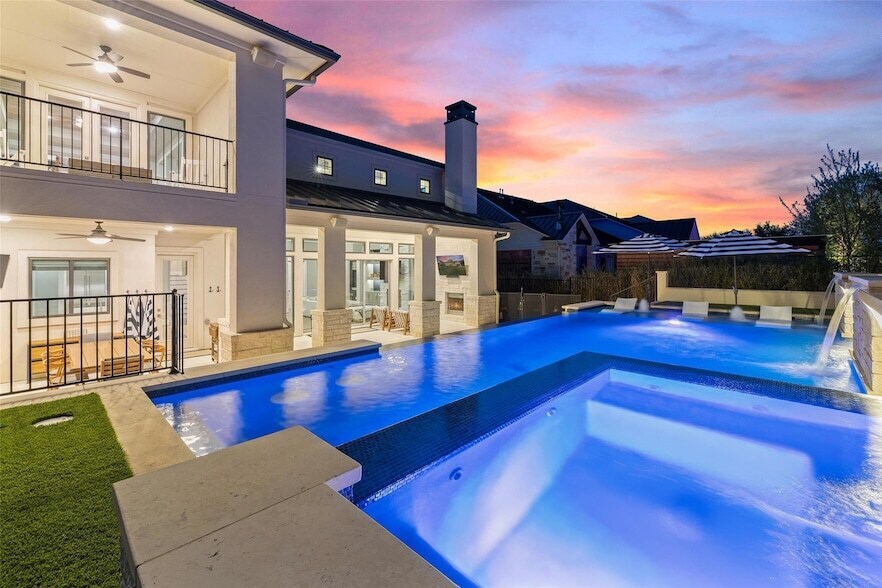105 Bisset Ct in Austin, TX - Foto de edificio