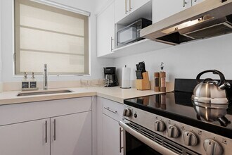 1200 Ocean Dr in Miami Beach, FL - Building Photo - Building Photo
