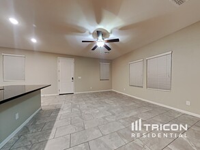 12585 W Lindbergh Dr in Peoria, AZ - Building Photo - Building Photo
