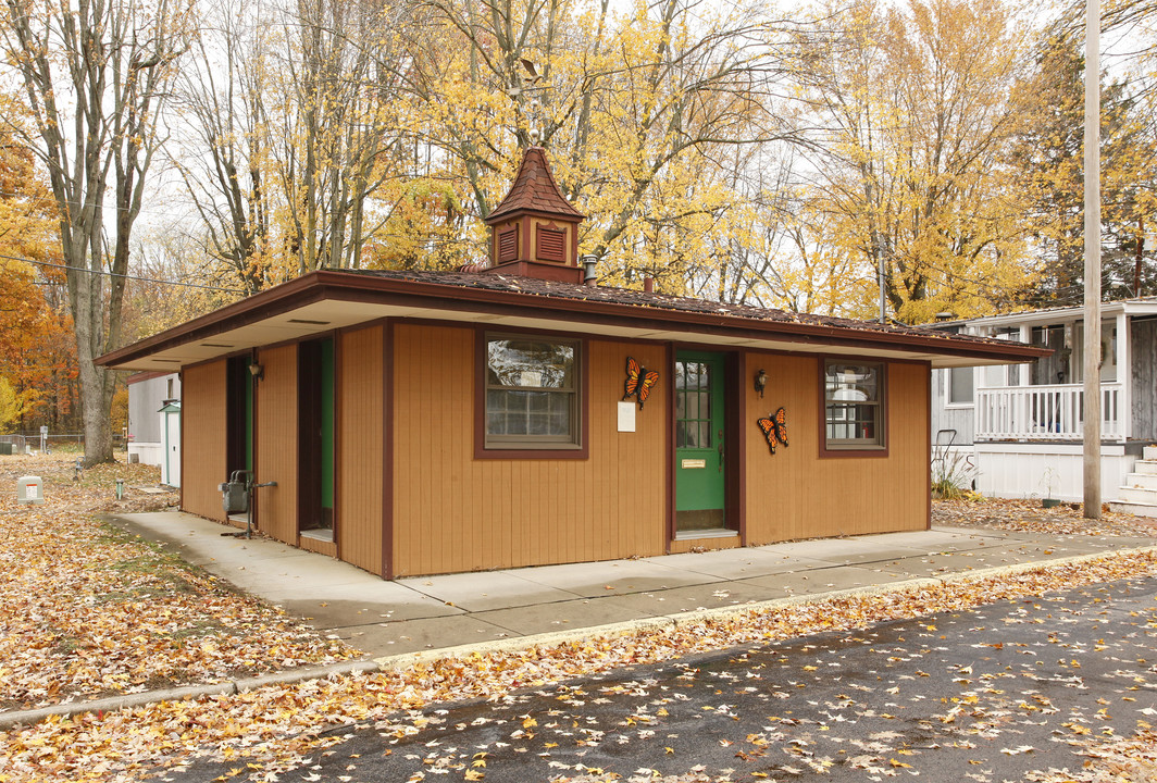 Sunset Mobile Home Park in Adrian, MI - Building Photo