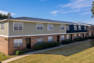 Quinn Court Apartments in Albany, GA - Building Photo - Building Photo