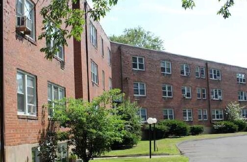 Eastbrook Towers & Stonebridge Apartments in East Hartford, CT - Building Photo